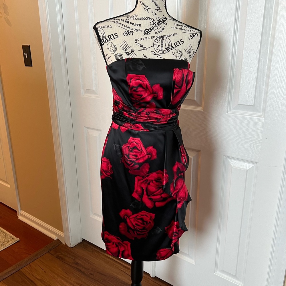 Elegant Black and Red Floral Strapless Dress